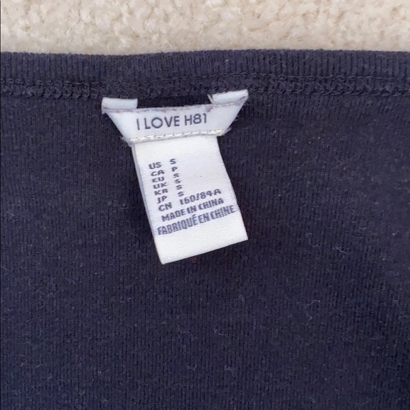 *4/$24* F21 Basic Black Tee - Picture 3 of 4